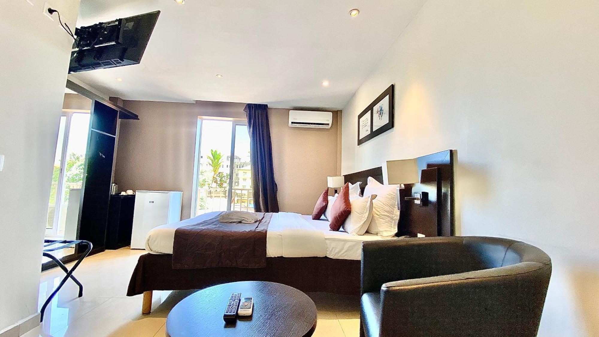 Hotel M'Lys Конакри Экстерьер фото